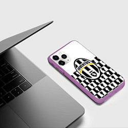 Чехол iPhone 11 Pro матовый Juventus болельщики паттерн, цвет: 3D-фиолетовый — фото 2