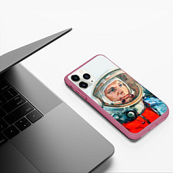 Чехол iPhone 11 Pro матовый Гагарин в полете, цвет: 3D-малиновый — фото 2