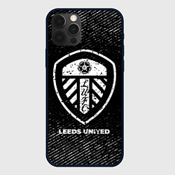 Чехол iPhone 12 Pro Leeds United с потертостями на темном фоне