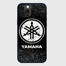 Чехол iPhone 12 Pro Yamaha с потертостями на темном фоне