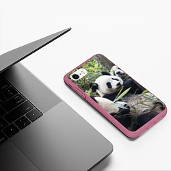 Чехол iPhone 7/8 матовый Семейка панд, цвет: 3D-малиновый — фото 2
