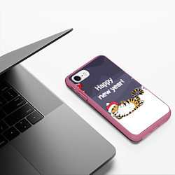 Чехол iPhone 7/8 матовый Happy New Year 2022 Тигр, цвет: 3D-малиновый — фото 2