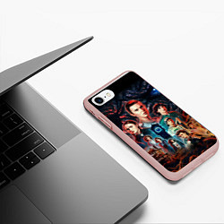 Чехол iPhone 7/8 матовый ОЧЕНЬ СТРАННЫЕ ДЕЛА 4 STRANGER THINGS 4, цвет: 3D-светло-розовый — фото 2