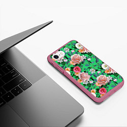 Чехол iPhone 7/8 матовый Нежные розы на изумрудном фоне, цвет: 3D-малиновый — фото 2