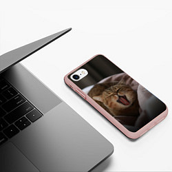 Чехол iPhone 7/8 матовый Эх, поспать бы! Зевающий котяра, цвет: 3D-светло-розовый — фото 2