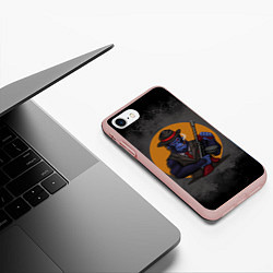 Чехол iPhone 7/8 матовый Горилла гангстер, цвет: 3D-светло-розовый — фото 2