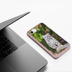 Чехол iPhone 7/8 матовый Молодой барс и первые снежинки, цвет: 3D-светло-розовый — фото 2