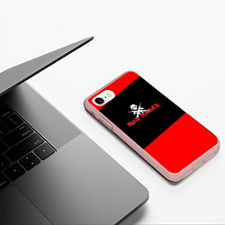 Чехол iPhone 7/8 матовый Iron Maiden - красные полосы, цвет: 3D-светло-розовый — фото 2