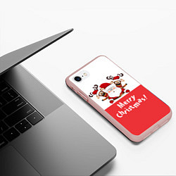 Чехол iPhone 7/8 матовый Дед Мороз с оленями, цвет: 3D-светло-розовый — фото 2