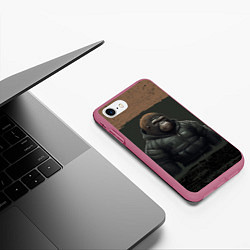 Чехол iPhone 7/8 матовый Горилла в пуховике, цвет: 3D-малиновый — фото 2