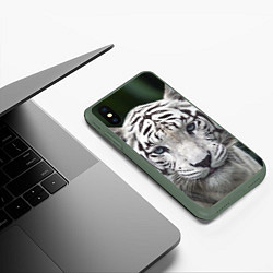 Чехол iPhone XS Max матовый Белый тигр, цвет: 3D-темно-зеленый — фото 2