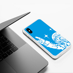 Чехол iPhone XS Max матовый Гагарин рокер, цвет: 3D-белый — фото 2