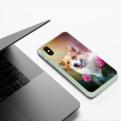 Чехол iPhone XS Max матовый Корги в розовом кусте, цвет: 3D-салатовый — фото 2