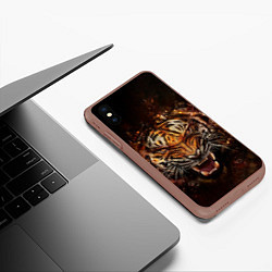 Чехол iPhone XS Max матовый ЯРОСТЬ ТИГРА, цвет: 3D-коричневый — фото 2