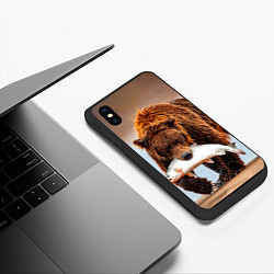 Чехол iPhone XS Max матовый Медведь с рыбой во рту, цвет: 3D-черный — фото 2