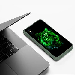 Чехол iPhone XS Max матовый Нейросеть: неоновый зелёный тигр, цвет: 3D-темно-зеленый — фото 2