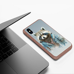 Чехол iPhone XS Max матовый Енот в пальто, цвет: 3D-коричневый — фото 2