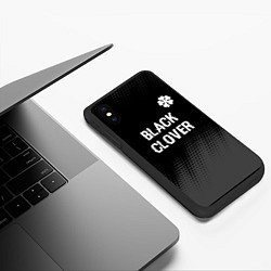 Чехол iPhone XS Max матовый Black Clover glitch на темном фоне: символ сверху, цвет: 3D-черный — фото 2