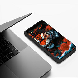 Чехол iPhone XS Max матовый Тигр с розами на волнах в стиле тату ирезуми, цвет: 3D-черный — фото 2