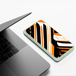 Чехол iPhone XS Max матовый Чёрно-оранжевые полосы на белом фоне, цвет: 3D-салатовый — фото 2