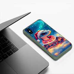 Чехол iPhone XS Max матовый Новогодняя змея в шарфе, цвет: 3D-темно-зеленый — фото 2