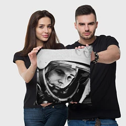 Подушка квадратная Гагарин космонавт, цвет: 3D-принт — фото 2