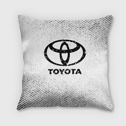 Подушка квадратная Toyota с потертостями на светлом фоне