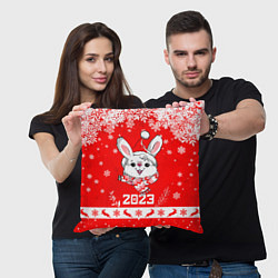 Подушка квадратная Праздничный кролик 2023, цвет: 3D-принт — фото 2