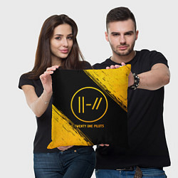 Подушка квадратная Twenty One Pilots - gold gradient, цвет: 3D-принт — фото 2