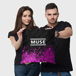 Подушка квадратная Muse rock legends посередине, цвет: 3D-принт — фото 2