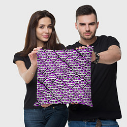 Подушка квадратная Фиолетово-белый узор на чёрном фоне, цвет: 3D-принт — фото 2
