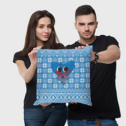 Подушка квадратная Huggy Wuggy миленький новогодний свитер ugly, цвет: 3D-принт — фото 2