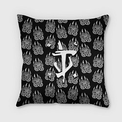 Подушка квадратная Doom хищник леса