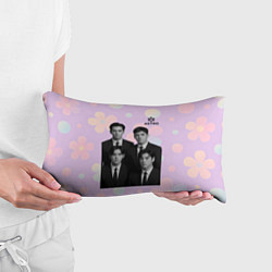 Подушка-антистресс Astro группа в черных пиджаках, цвет: 3D-принт — фото 2