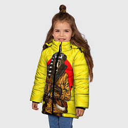 Куртка зимняя для девочки Медведь охотник, цвет: 3D-черный — фото 2