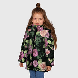 Куртка зимняя для девочки Кусты роз, цвет: 3D-черный — фото 2