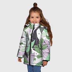 Куртка зимняя для девочки Зелёные, серые, голубые, сиреневые листья на белом, цвет: 3D-черный — фото 2