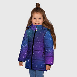 Куртка зимняя для девочки Фиолетовая розовая звездная туманность в космосе, цвет: 3D-черный — фото 2