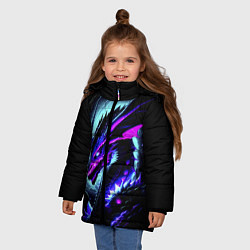 Куртка зимняя для девочки Морда дракона - неоновое свечение, цвет: 3D-черный — фото 2