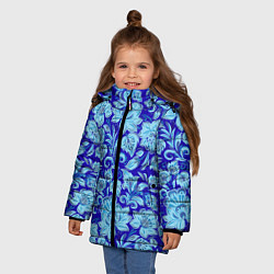 Куртка зимняя для девочки Узоры гжель на темно синем фоне, цвет: 3D-черный — фото 2