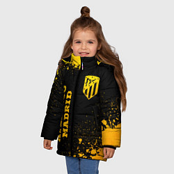 Куртка зимняя для девочки Atletico Madrid - gold gradient вертикально, цвет: 3D-черный — фото 2