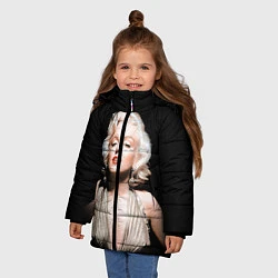 Куртка зимняя для девочки Мерлин Монро 2, цвет: 3D-черный — фото 2