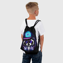 Рюкзак-мешок Енот в кепке очках и с наушниками, цвет: 3D-принт — фото 2