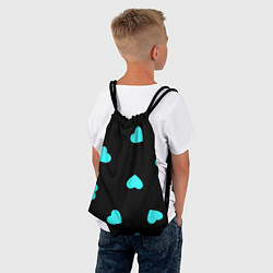 Рюкзак-мешок С голубыми сердечками на черном, цвет: 3D-принт — фото 2