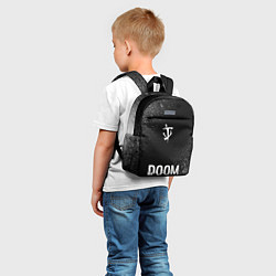 Детский рюкзак Doom glitch на темном фоне: символ, надпись, цвет: 3D-принт — фото 2