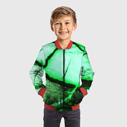 Бомбер детский Трещины на абстрактном зелёном фоне, цвет: 3D-красный — фото 2