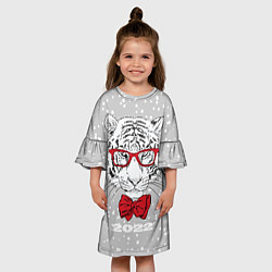 Платье клеш для девочки Белый тигр с красным бантом, цвет: 3D-принт — фото 2