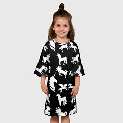 Платье клеш для девочки Белые единороги на черном фоне, цвет: 3D-принт — фото 2