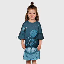 Платье клеш для девочки Космический брейк, цвет: 3D-принт — фото 2