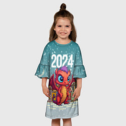 Платье клеш для девочки Дракоша на фоне домиков, цвет: 3D-принт — фото 2
